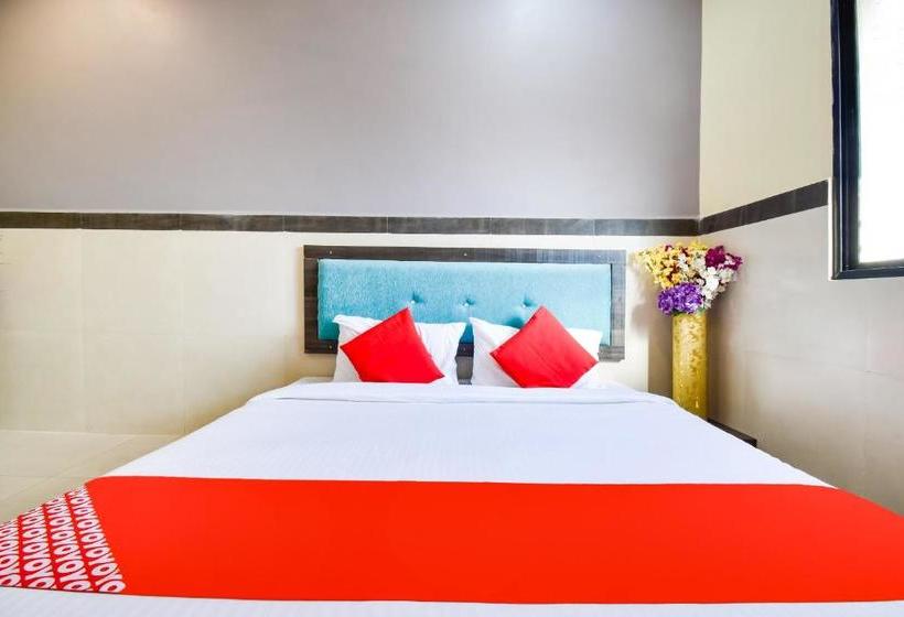 בית מלון כפרי Oyo 71301  Karemore Celebration