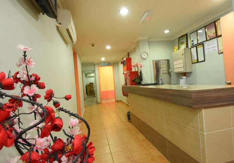 هتل Highway Inn