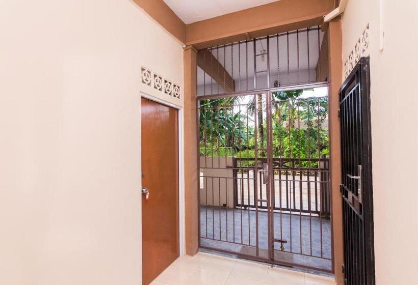 בית מלון כפרי Oyo Life 2579 Kost Anggun 2