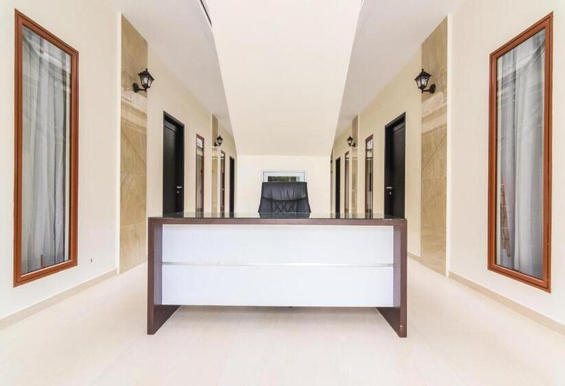 Отель Oyo Life 2735 Graha Nirwana