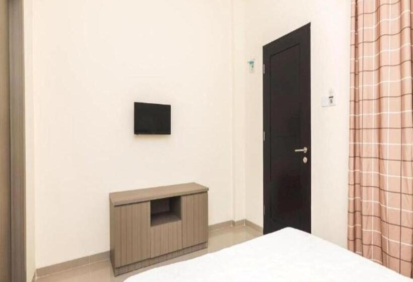 Отель Oyo Life 2735 Graha Nirwana