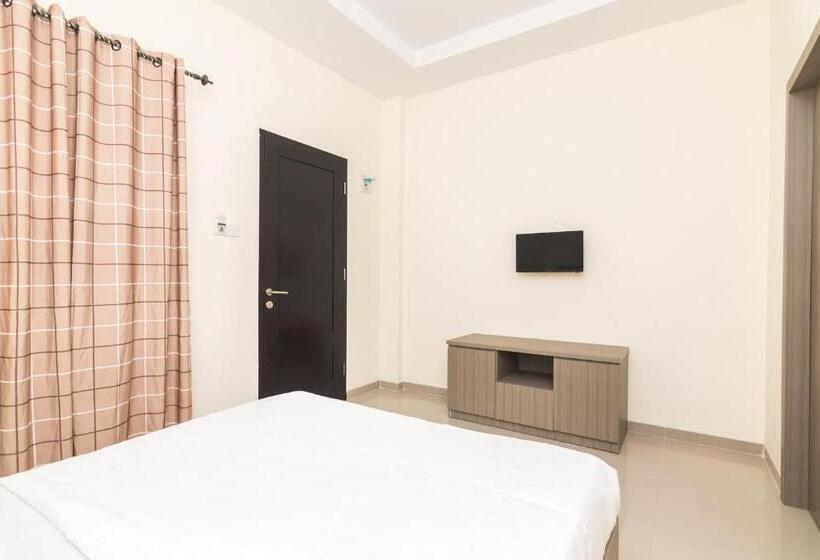 Отель Oyo Life 2735 Graha Nirwana