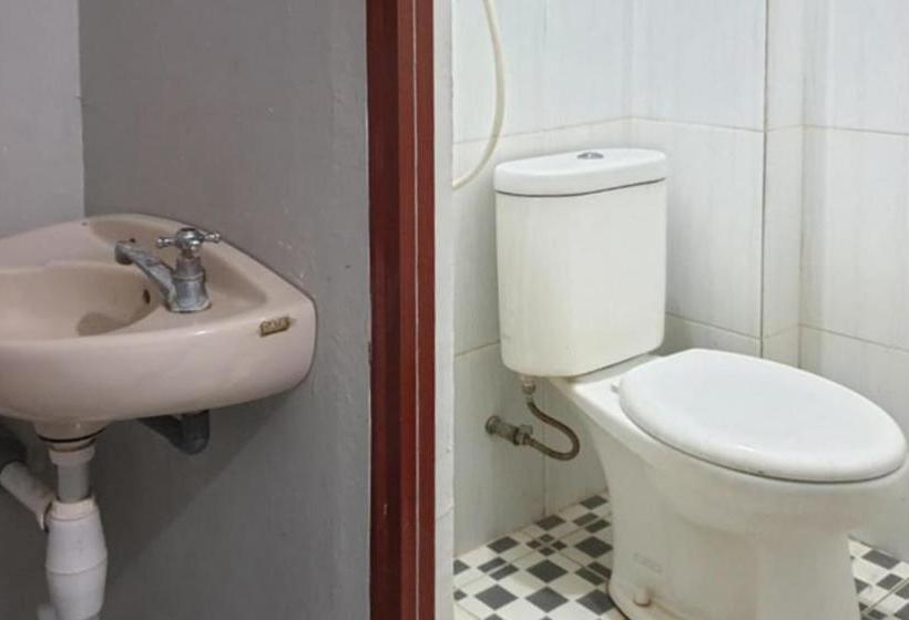 Reddoorz @ Hotel Yaki Mamuju