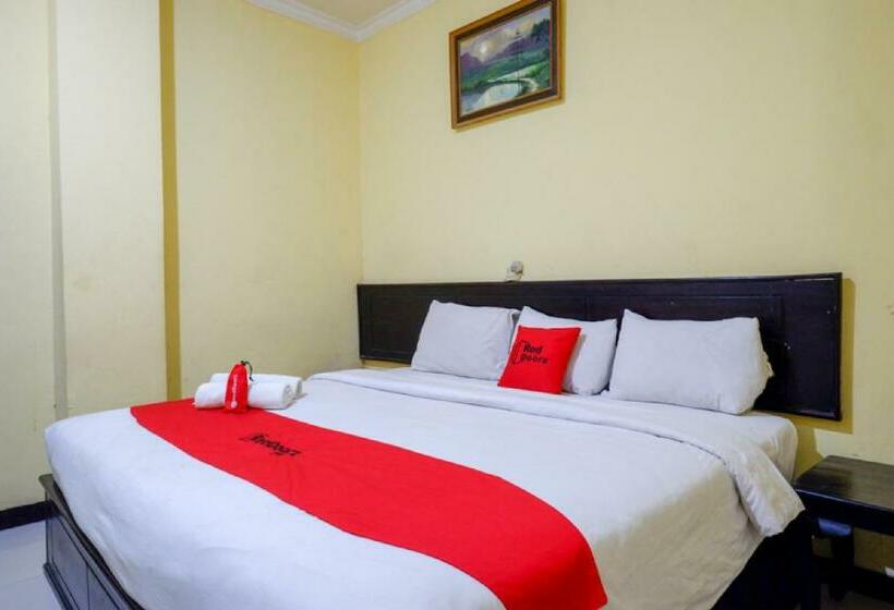 בית מלון כפרי Reddoorz Near Citraland Waterpark Kendari