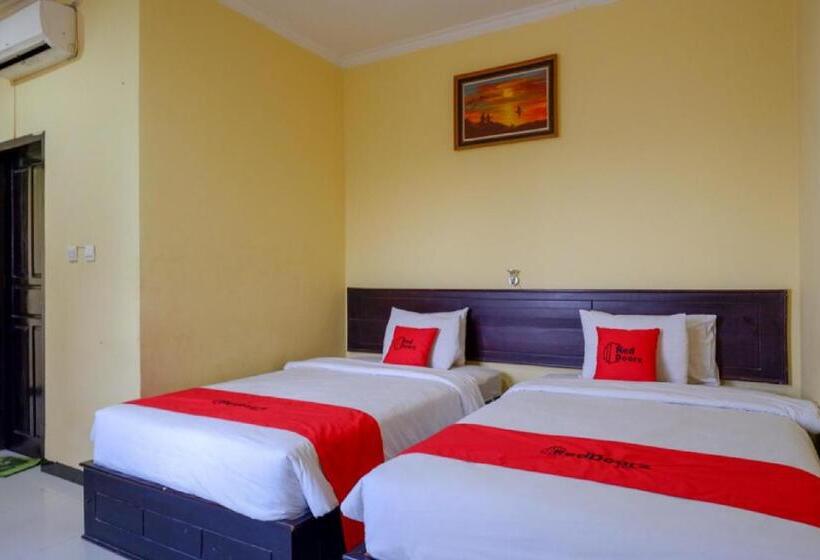 בית מלון כפרי Reddoorz Near Citraland Waterpark Kendari