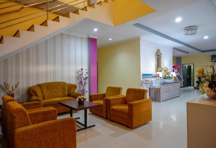 בית מלון כפרי Reddoorz Near Citraland Waterpark Kendari