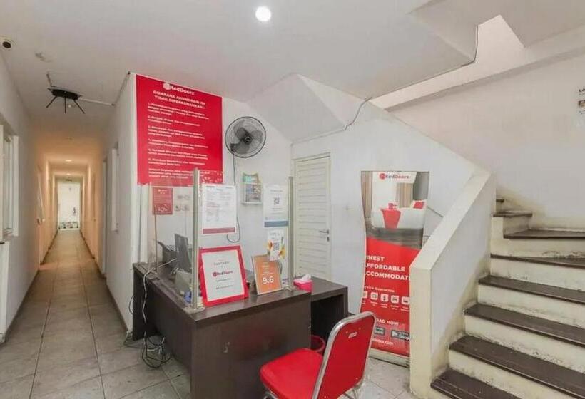 酒店 Reddoorz Near Kaza Mall Surabaya