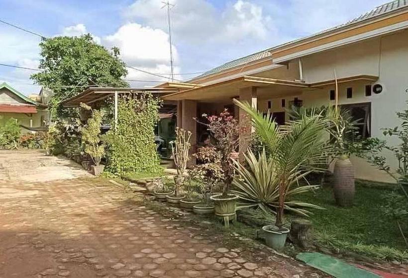 בית מלון כפרי Reddoorz Near Taman Merdeka Metro Lampung