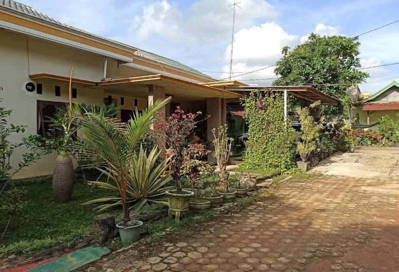 בית מלון כפרי Reddoorz Near Taman Merdeka Metro Lampung