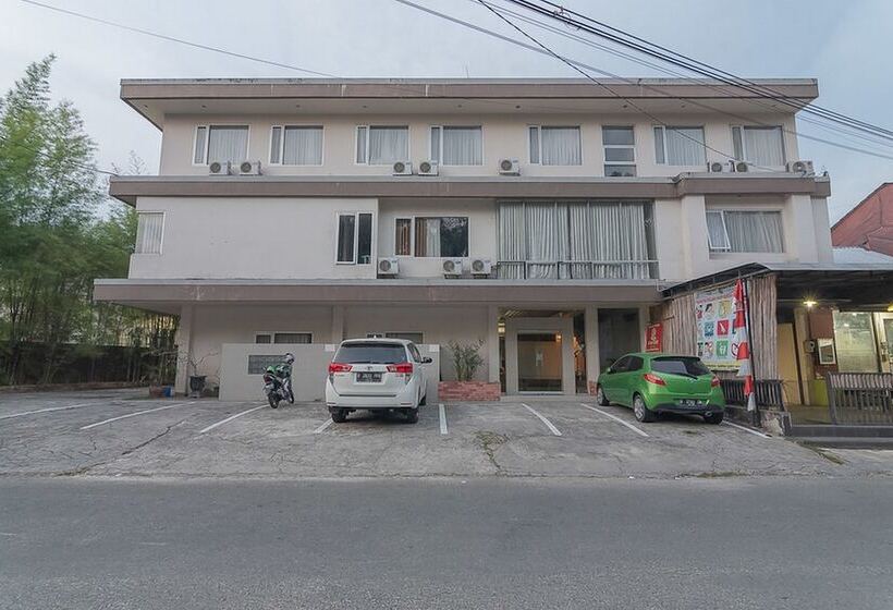 فندق Reddoorz Plus Near Sepinggan Airport 3 Balikpapan