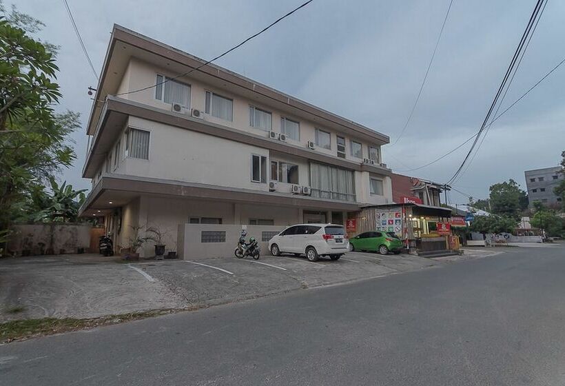 فندق Reddoorz Plus Near Sepinggan Airport 3 Balikpapan