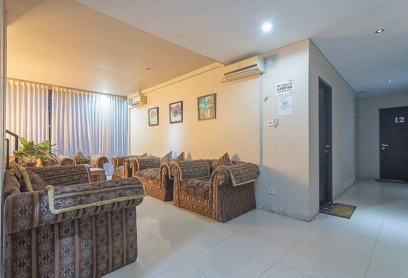 호텔 Reddoorz Plus Near Sepinggan Airport 3 Balikpapan