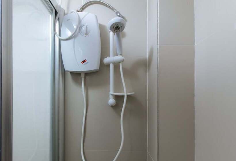 فندق Reddoorz Premium @ Trece Indang Road