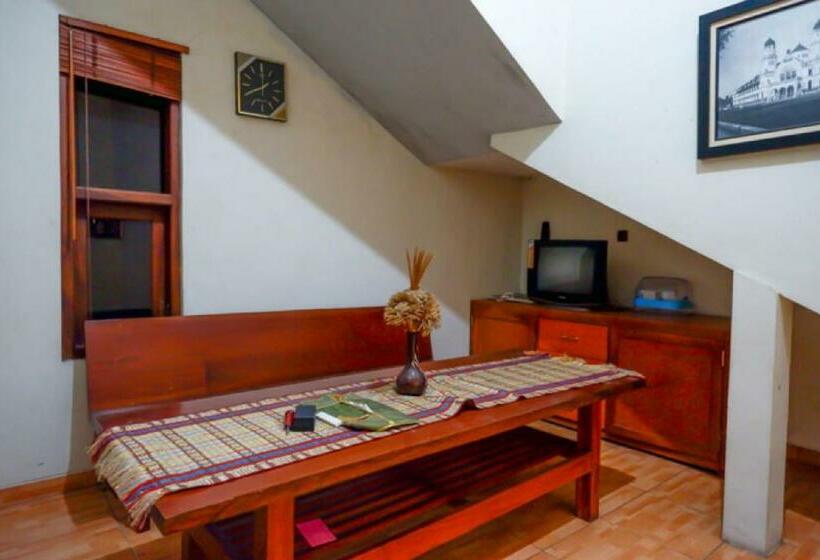 호텔 Reddoorz Syariah Near Kawasan Sam Poo Kong 2