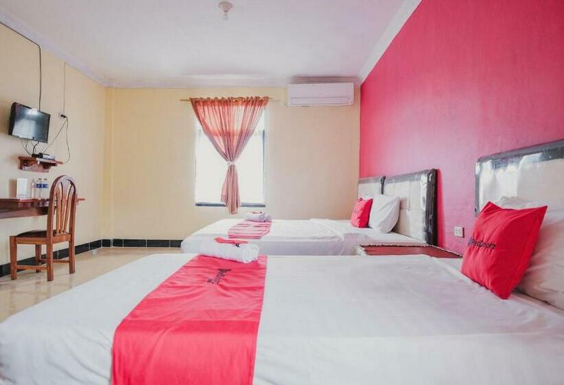 בית מלון כפרי Reddoorz Syariah Near Kebun Raya Liwa