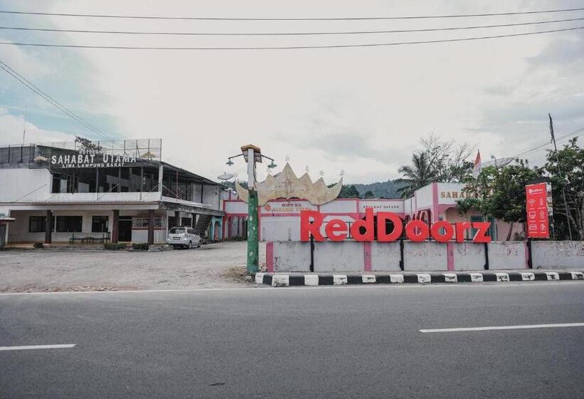 فندق Reddoorz Syariah Near Kebun Raya Liwa