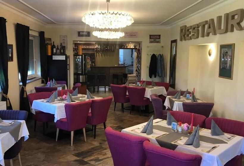 Отель Restaurant Hesch