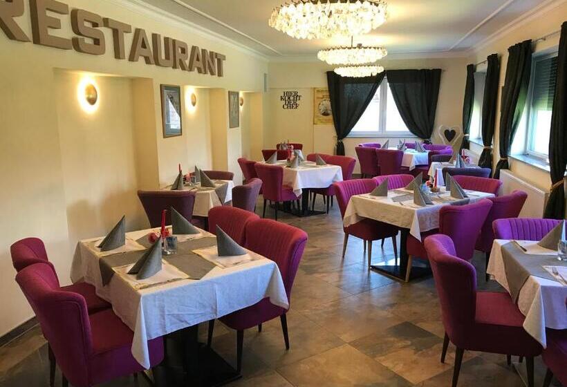 Отель Restaurant Hesch