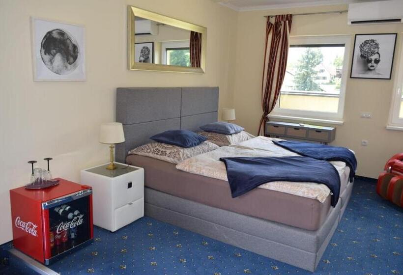 Отель Restaurant Hesch