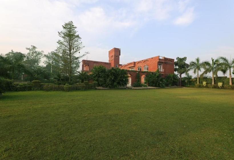 בית מלון כפרי Royale Resorts