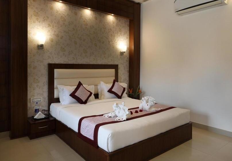 בית מלון כפרי Royale Resorts