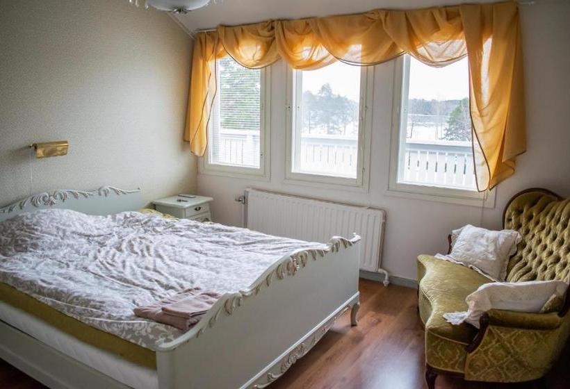 ホテル Saarijärven Ruustinna Oy