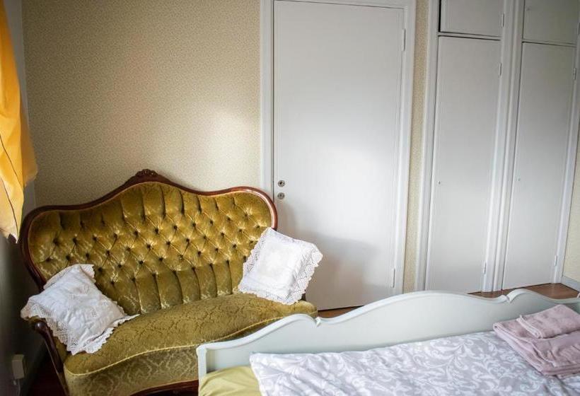 酒店 Saarijärven Ruustinna Oy