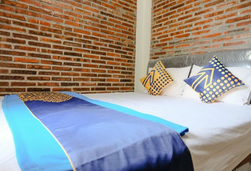 Отель Spot On 2375 Agbil Homestay