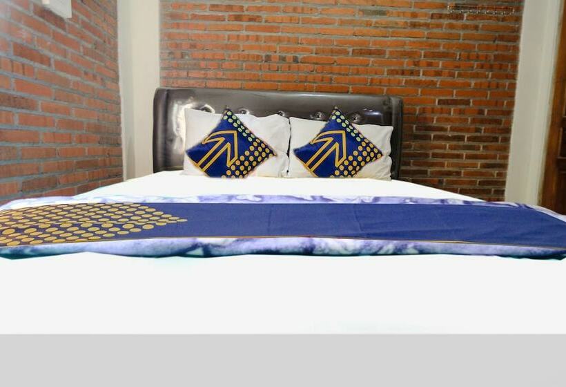 Отель Spot On 2375 Agbil Homestay