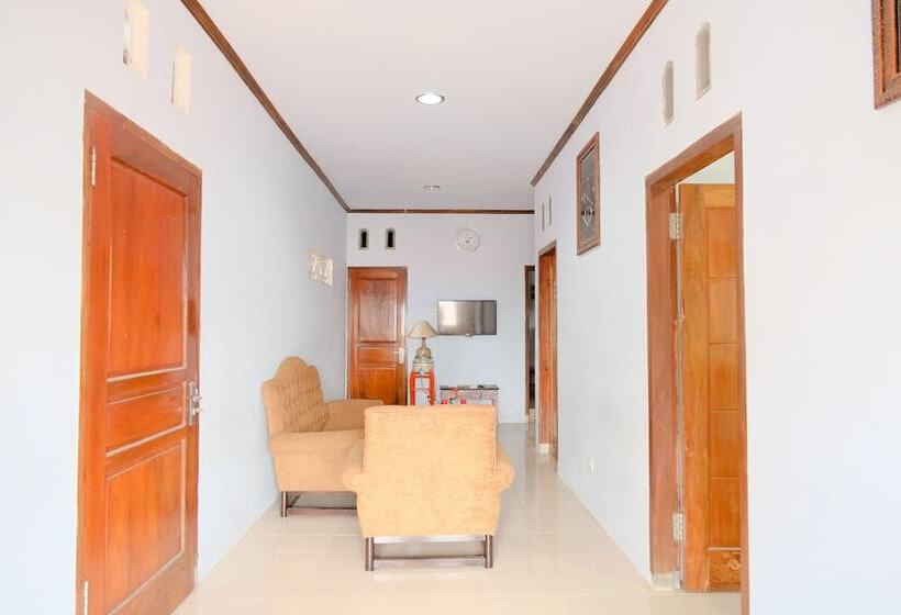 Отель Spot On 2375 Agbil Homestay