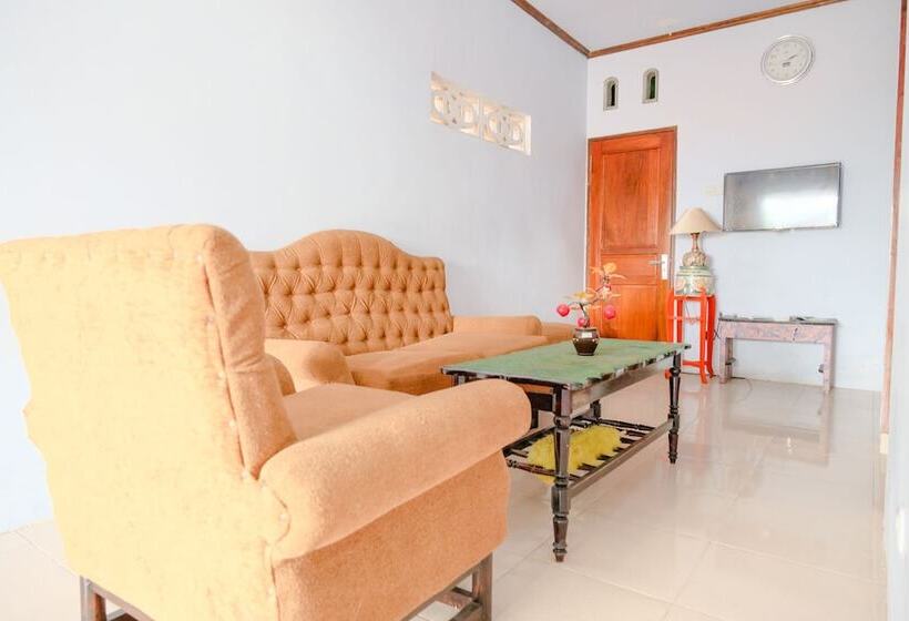 בית מלון כפרי Spot On 2375 Agbil Homestay