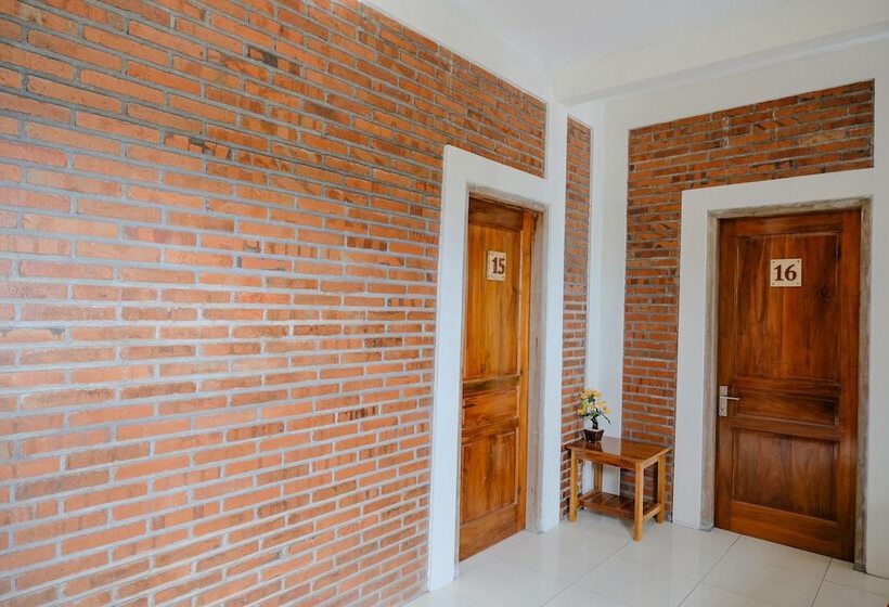 Отель Spot On 2375 Agbil Homestay