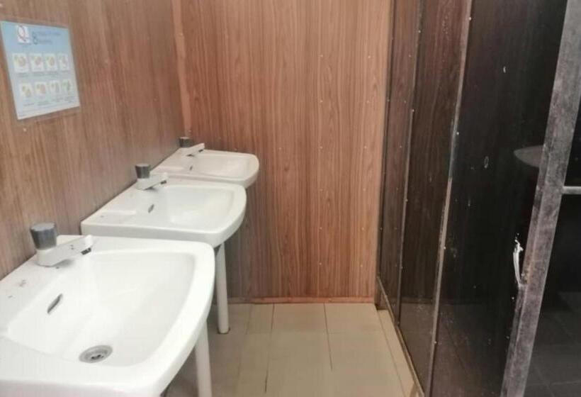 فندق Spot On 90014 Otternest Gunung Pulai 2   Hostel