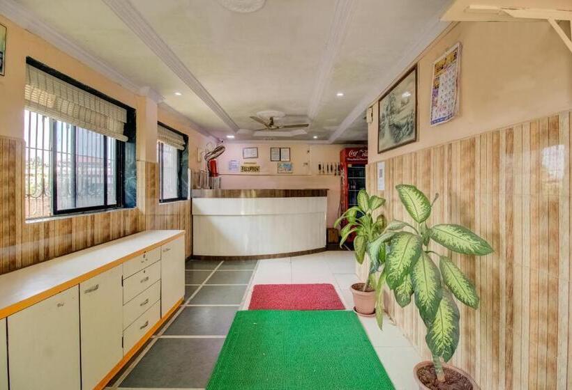 בית מלון כפרי Spot On Sristi Palace