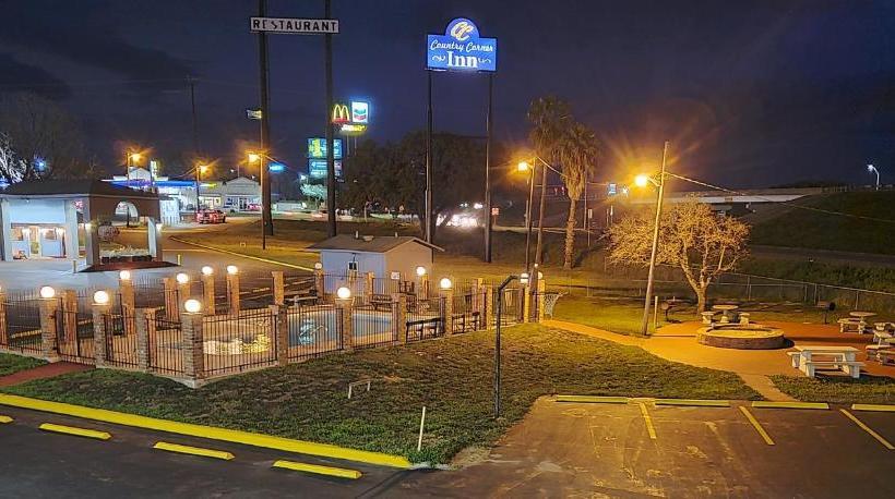 호텔 The Country Corner Inn