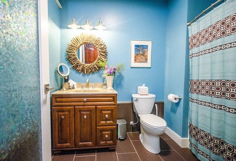 فندق Tobacco Warehouse Inn