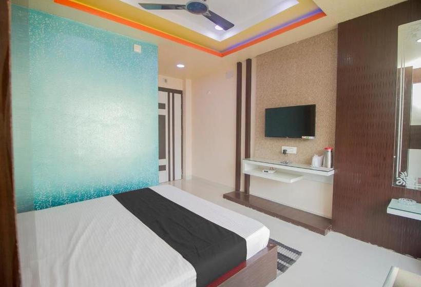 Отель Capital O  Stay In