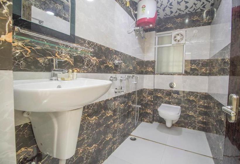 Отель Capital O  Stay In