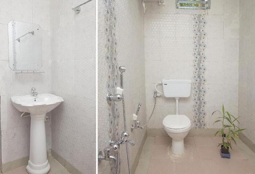 ホテル Vaccinated Staff  Oyo 60869 Sandhana Homestay