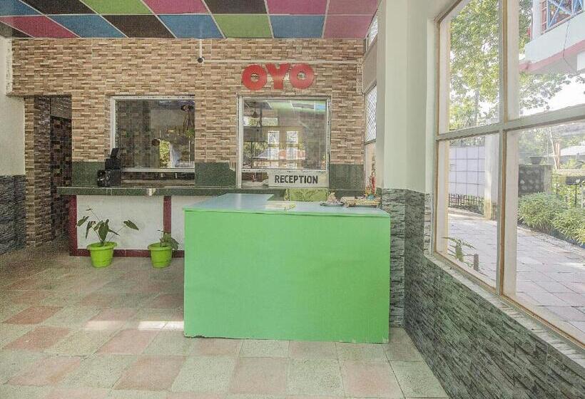 ホテル Vaccinated Staff  Oyo 60869 Sandhana Homestay