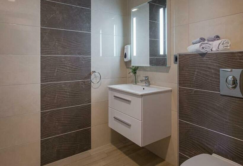 בית מלון כפרי Vitis Kúria 7171 Balatonrendes