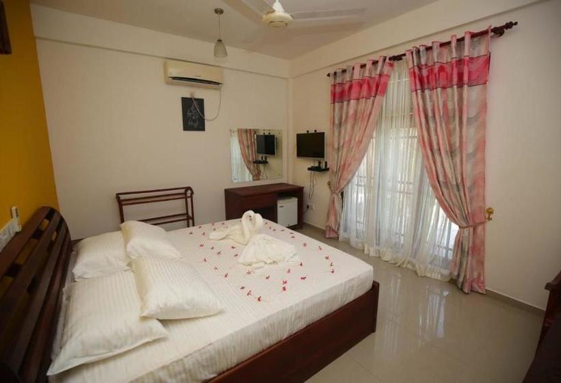 Отель Yala Safaris Inn