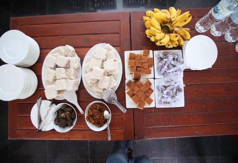 Отель Yala Safaris Inn