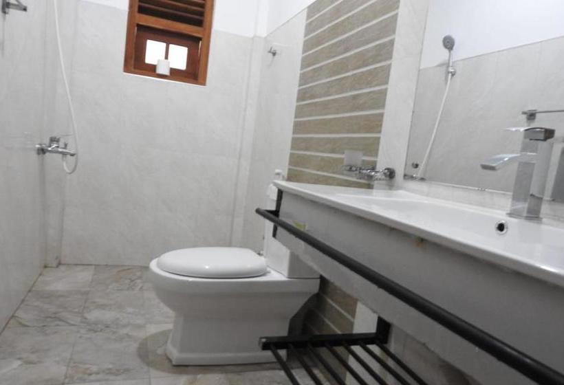 Отель Yala Safaris Inn