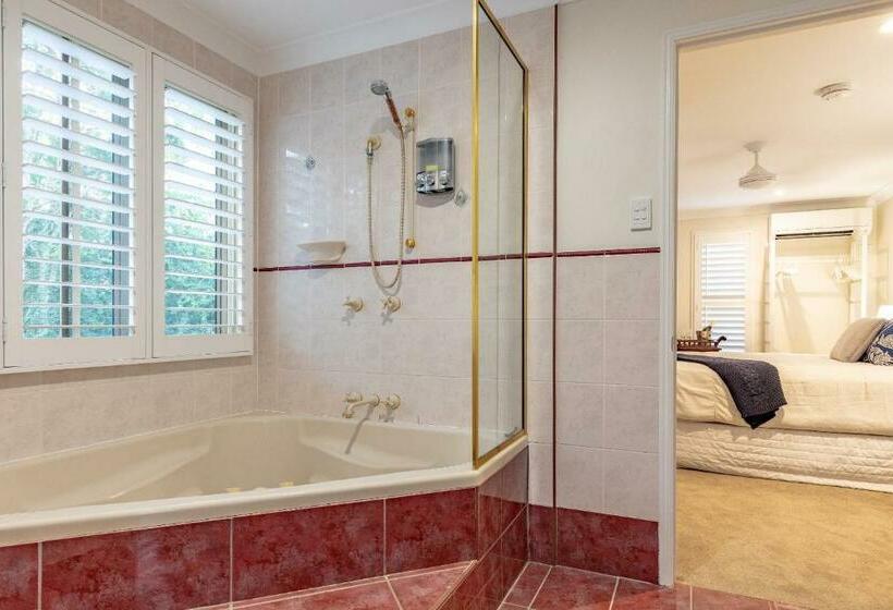 מוטל Woodford Gardens