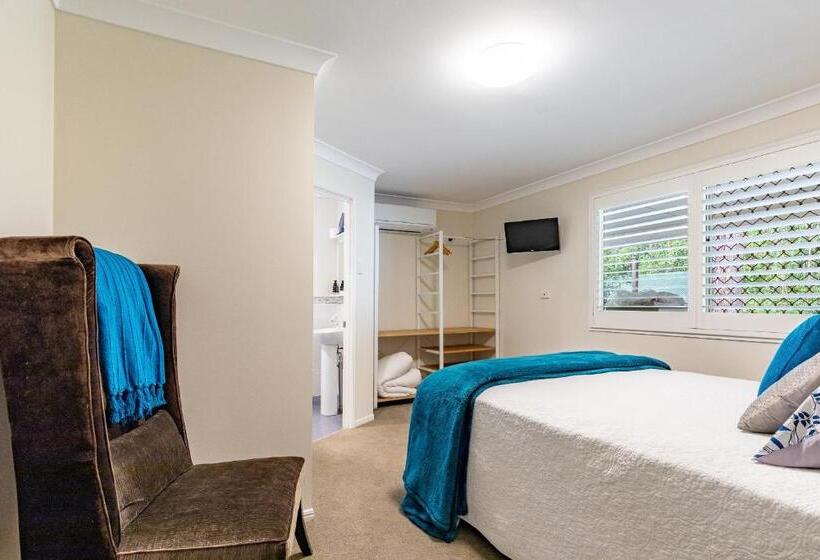 מוטל Woodford Gardens