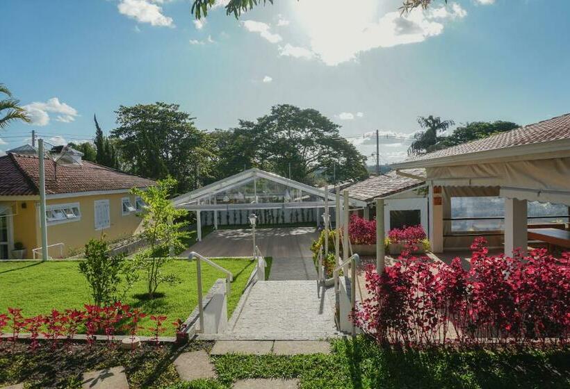 ペンション Alambari Village