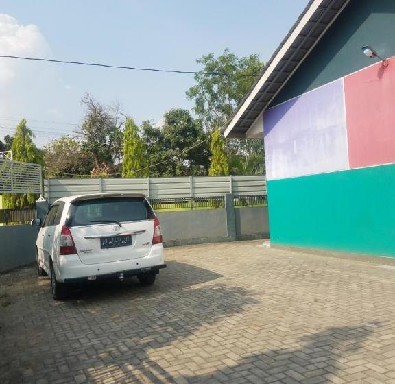 بنسيون Cendrawasih Syariah Homestay