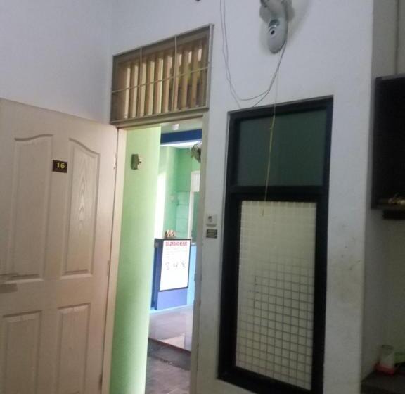 بنسيون Cendrawasih Syariah Homestay