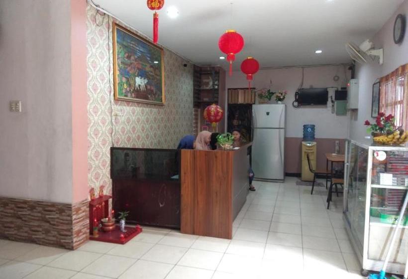 פנסיון First Inn